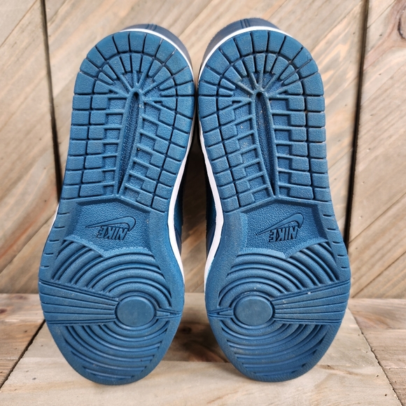 Nike Dunk Sky High Essential Hidden Wedge Womens Size 9 Dark Green 528899-300 - Picture 8 of 9